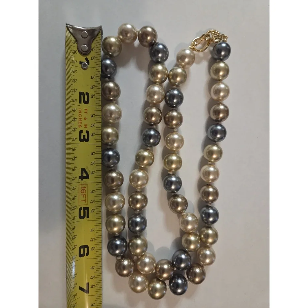 Vintage Kenneth J. Lane beaded necklace - Picture 2 of 3